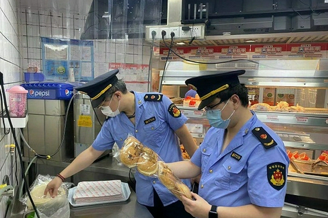 上海市市场监管局对华莱士门店突击检查 拟立案处罚3家